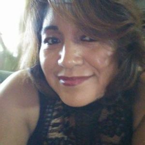 Meet your Posher, Estela